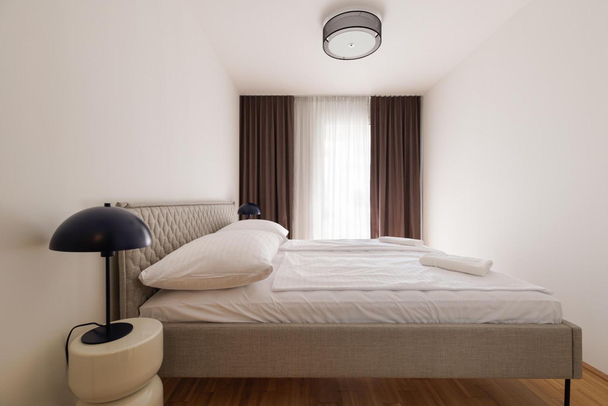 Coho City Apartments Mit Hauseigener Tiefgarage Wenen Buitenkant foto