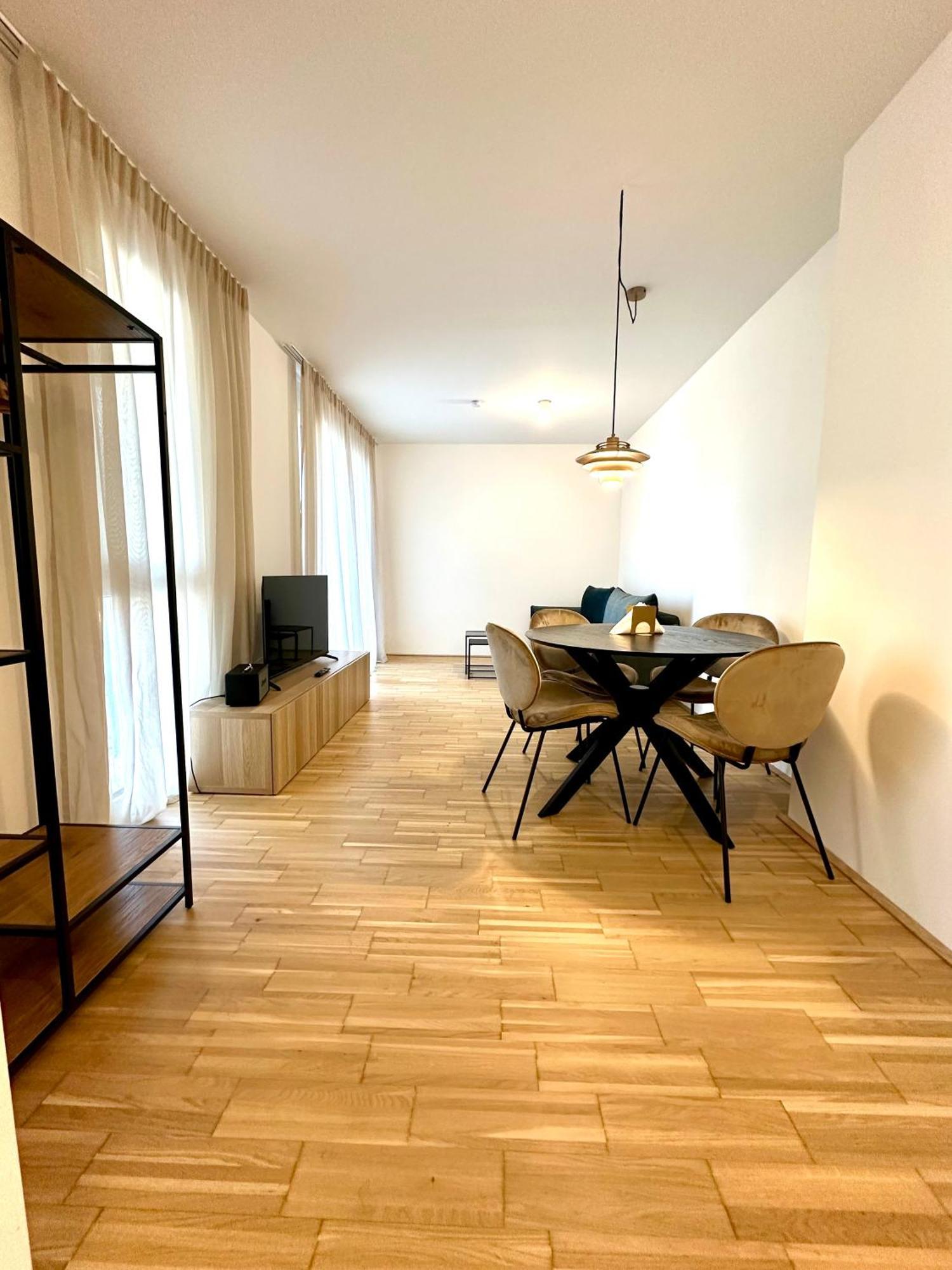 Coho City Apartments Mit Hauseigener Tiefgarage Wenen Buitenkant foto
