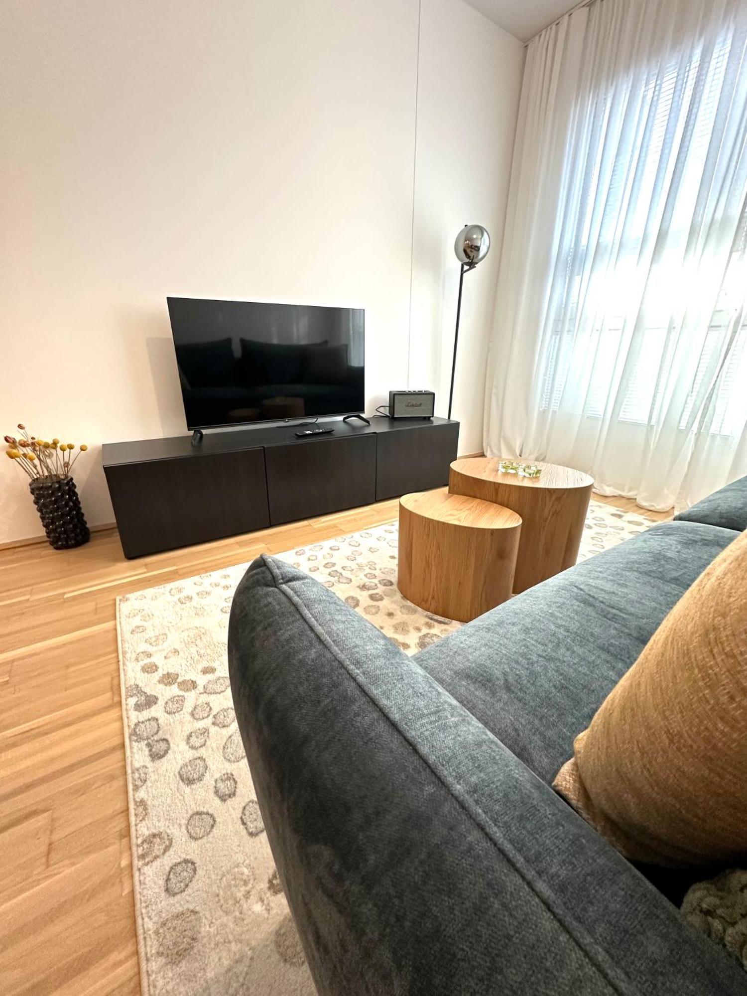 Coho City Apartments Mit Hauseigener Tiefgarage Wenen Buitenkant foto