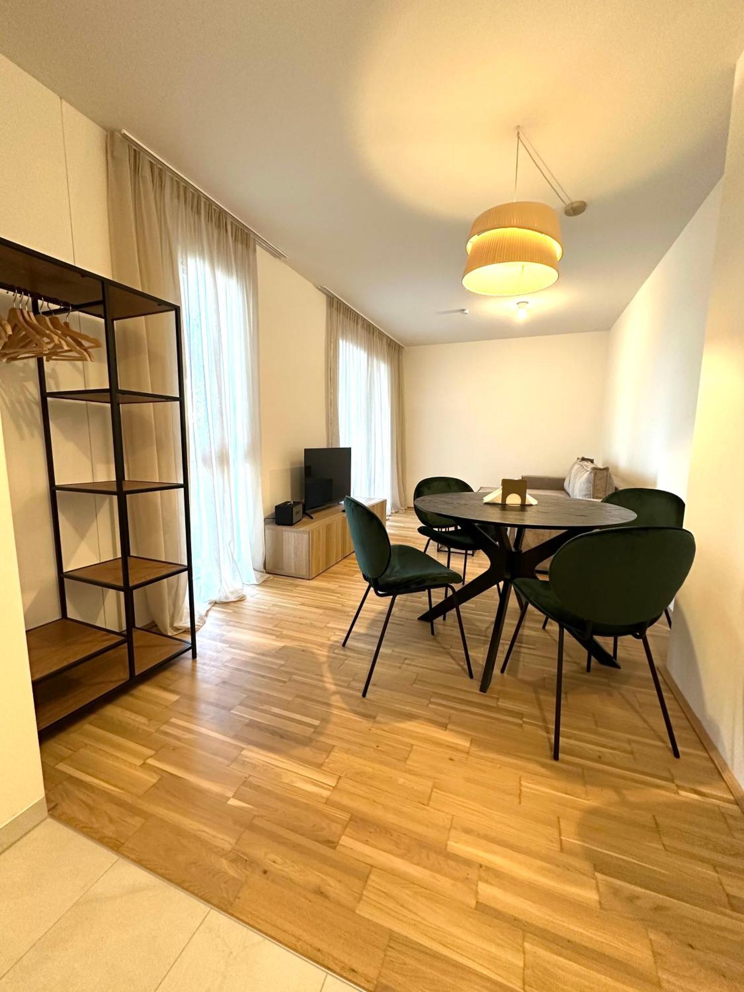 Coho City Apartments Mit Hauseigener Tiefgarage Wenen Buitenkant foto