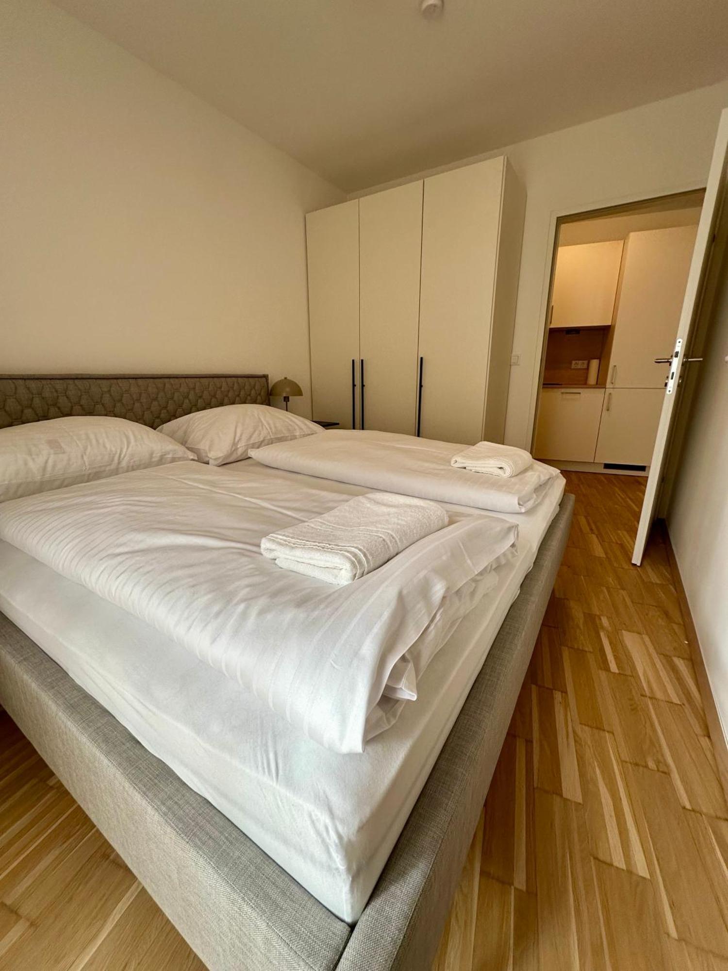 Coho City Apartments Mit Hauseigener Tiefgarage Wenen Buitenkant foto