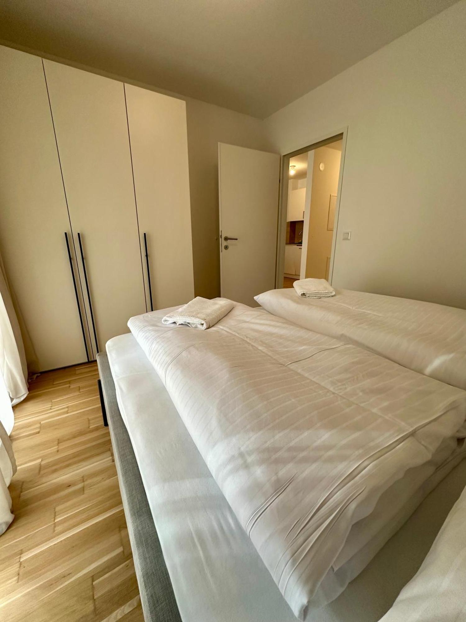 Coho City Apartments Mit Hauseigener Tiefgarage Wenen Buitenkant foto