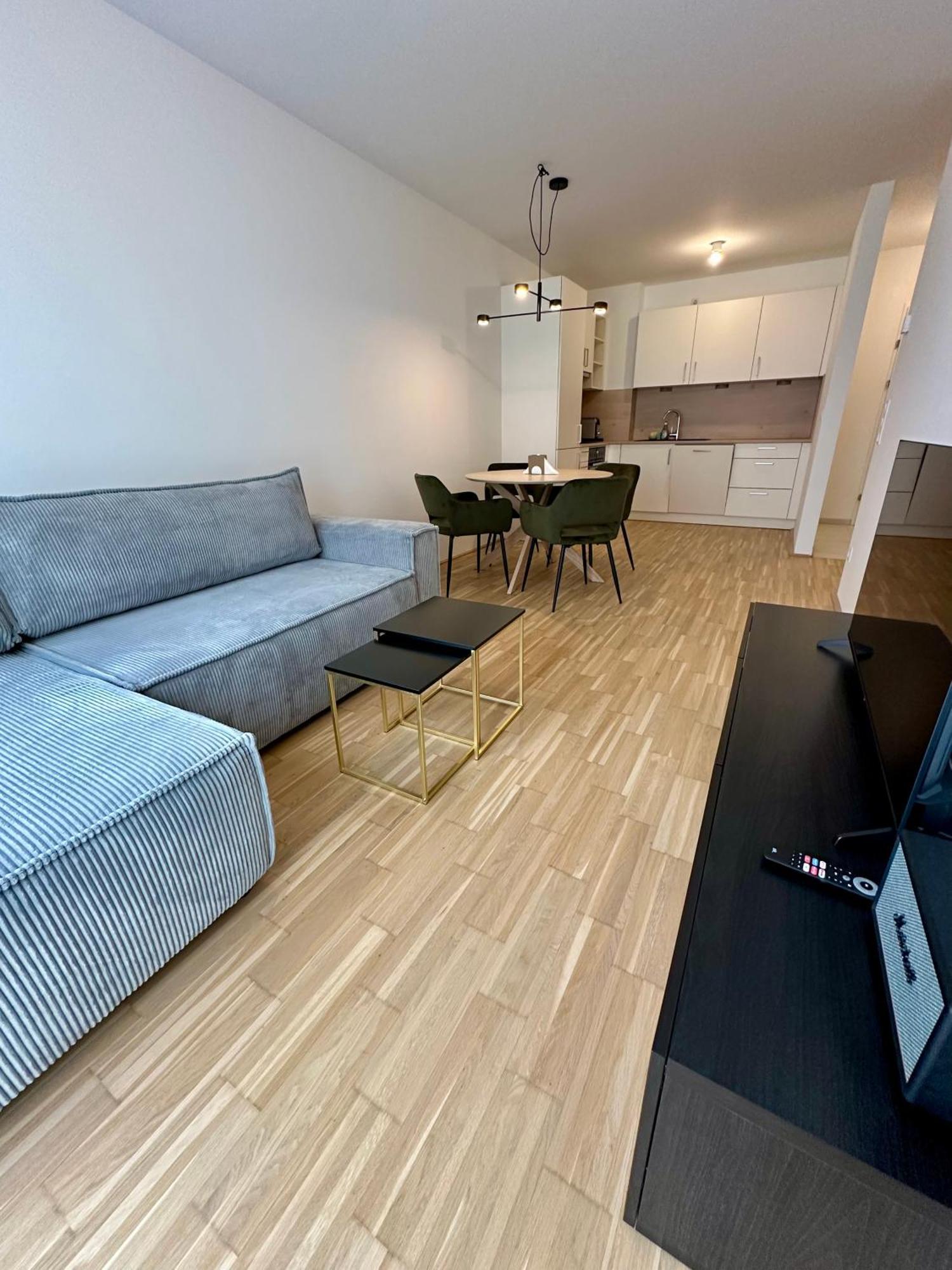 Coho City Apartments Mit Hauseigener Tiefgarage Wenen Buitenkant foto
