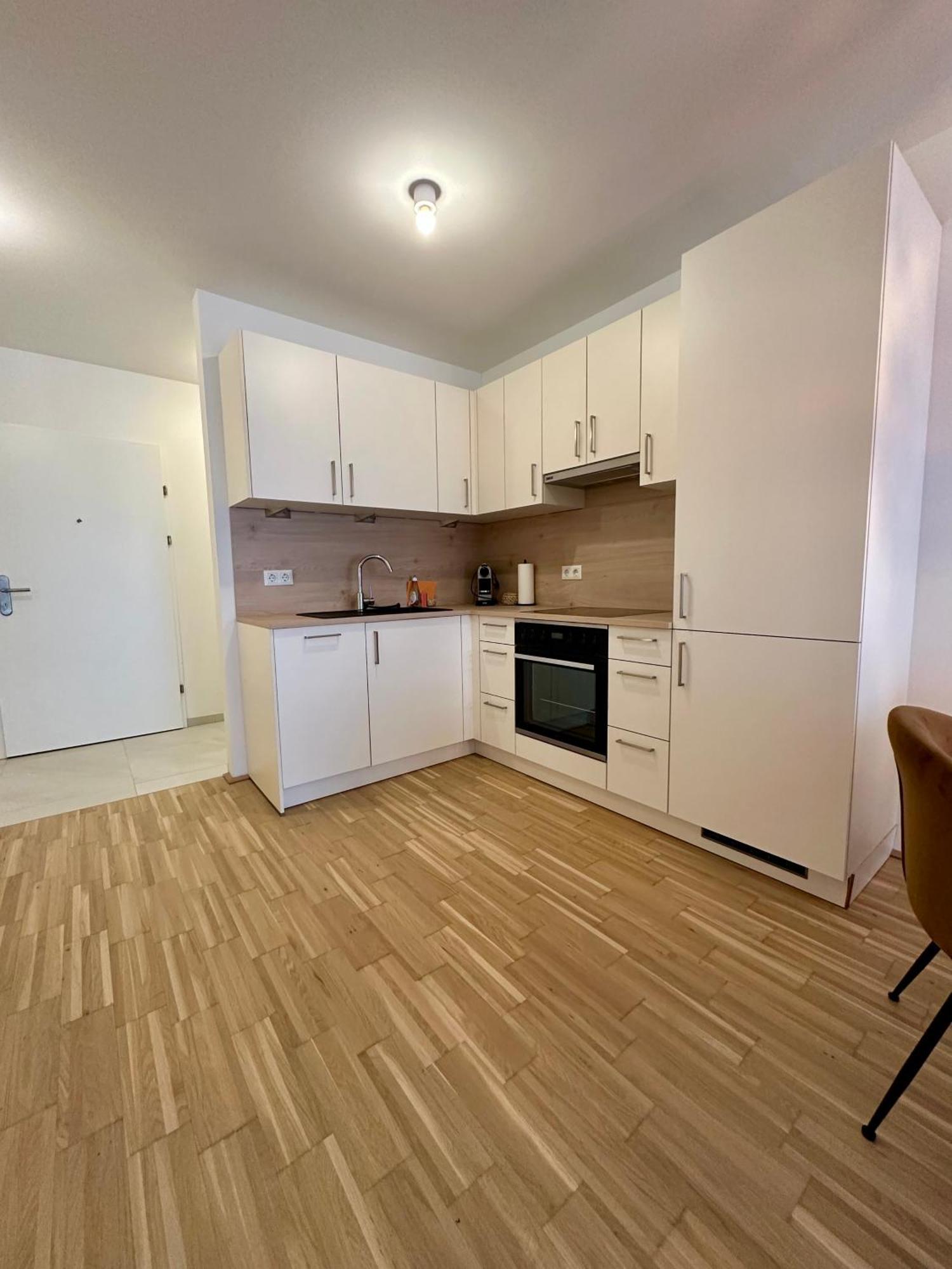 Coho City Apartments Mit Hauseigener Tiefgarage Wenen Buitenkant foto