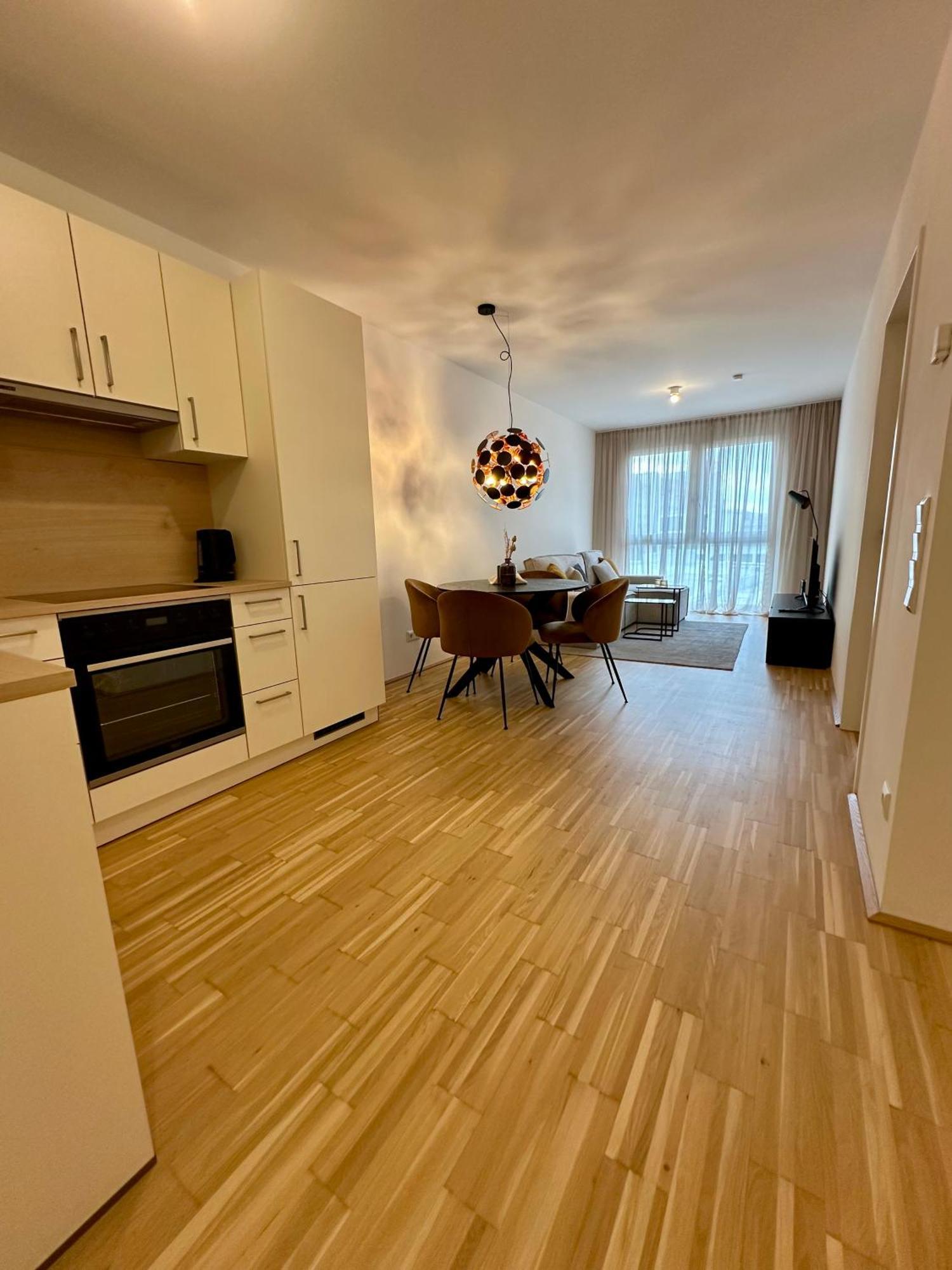 Coho City Apartments Mit Hauseigener Tiefgarage Wenen Buitenkant foto
